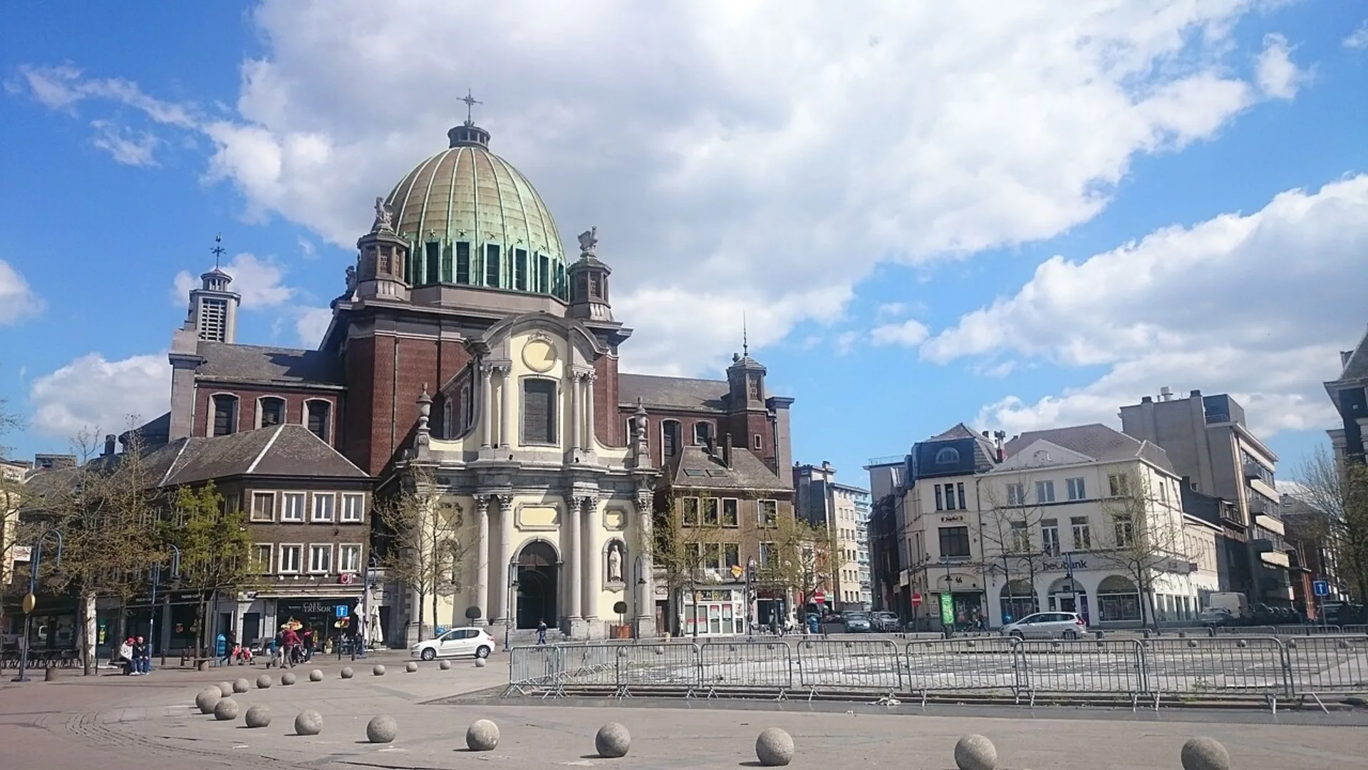 City Game Charleroi Iglesia