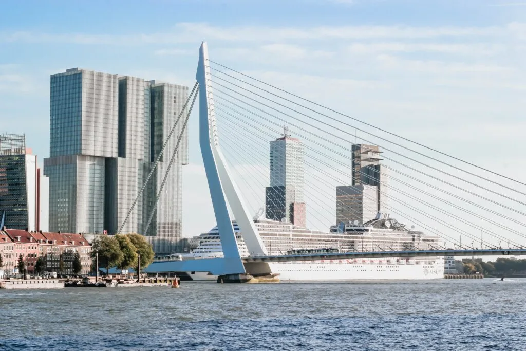 City Game Rotterdam Erasmus Bridge