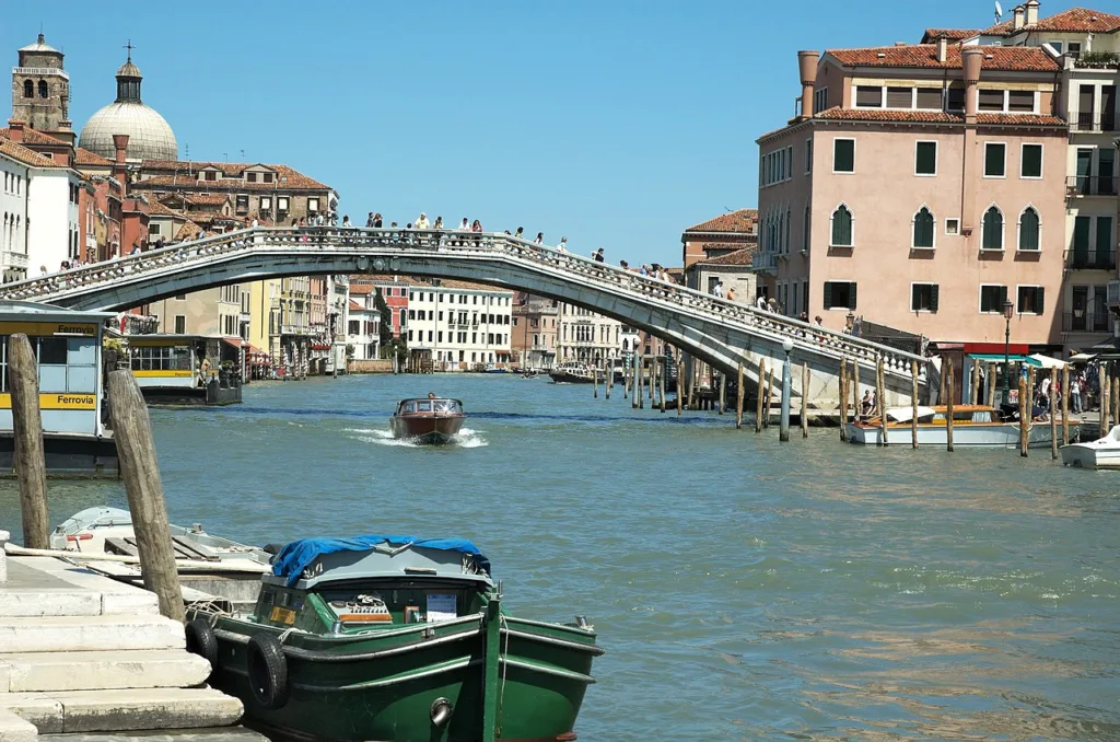City Game Venice Bridge of the Barefoot