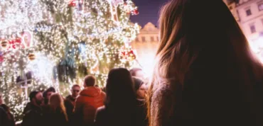 City Game Cologne Christmas woman walking