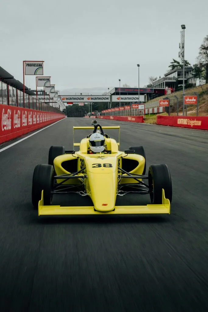 City Game Formula 1
Photo by Kenny Leys on Unsplash 14/11/2023