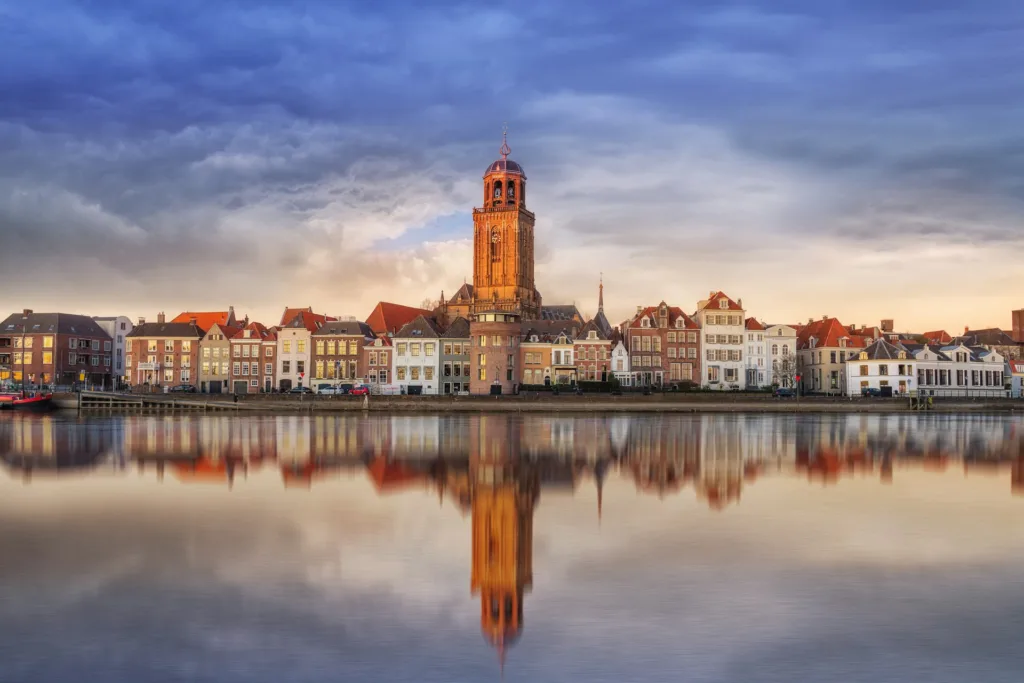 citygame deventer building reflection in water