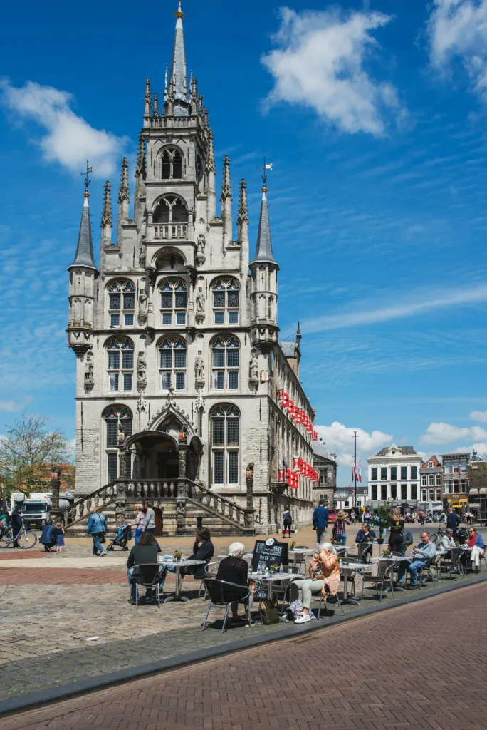 citygame gouda people near buidling
