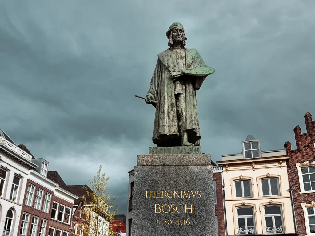City Game Den Bosch Hieronymus Bosch statue 