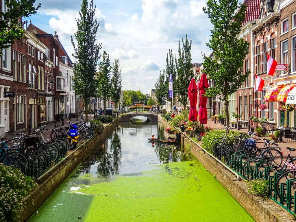 citygame gouda canal in city
