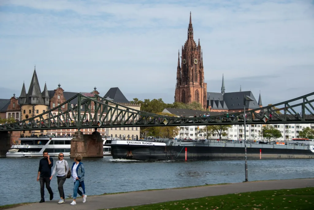 City Game Maastricht Bridge Church Water